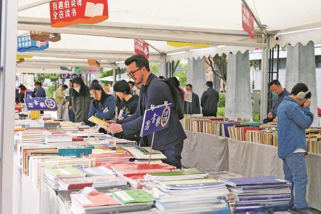 康复医学期刊杂志发表论文投稿：《中国修复重建外科杂志》，月刊