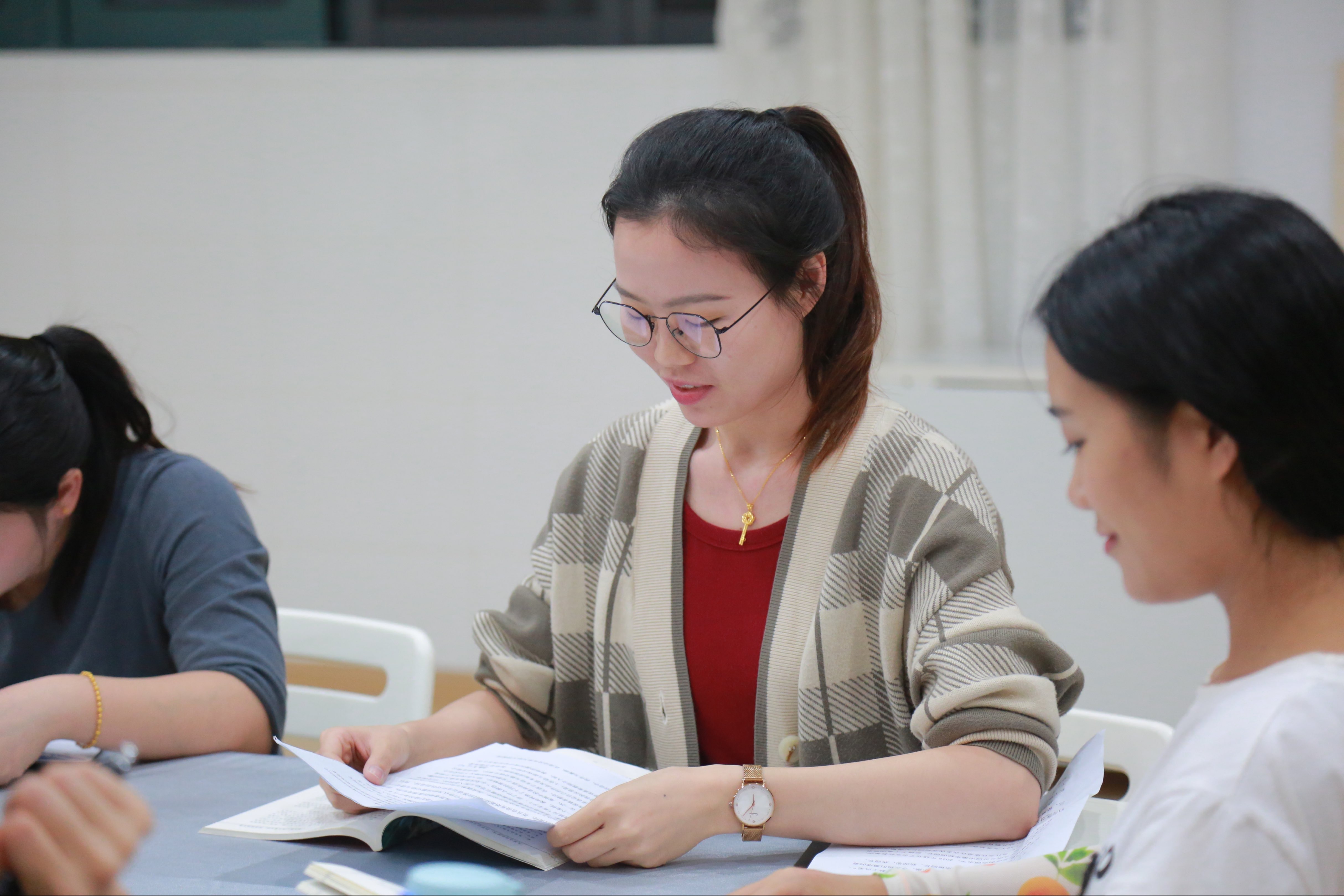 美术教师教学评职称出书署名：美术教师职称晋升与学术专著教材评职称出版攻略