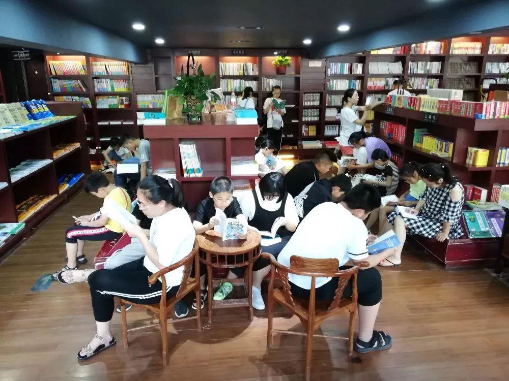 水利专业评中高级工程师职称出书挂名怎么办理？可以署名主编、副主编吗？费用高吗？需多少钱？