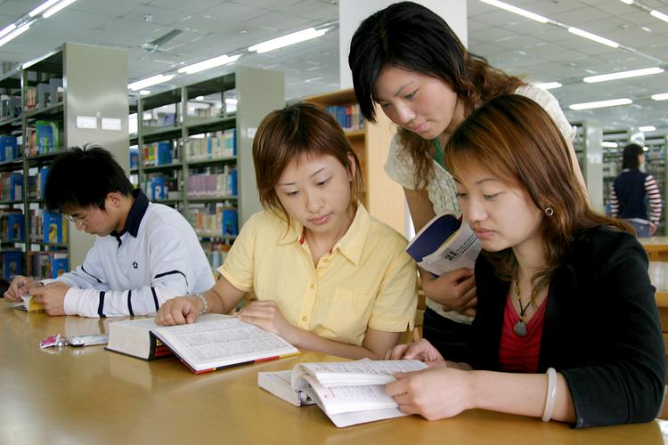 评职称出书挂名：艺术设计研究专著著作出版与职称晋升指南