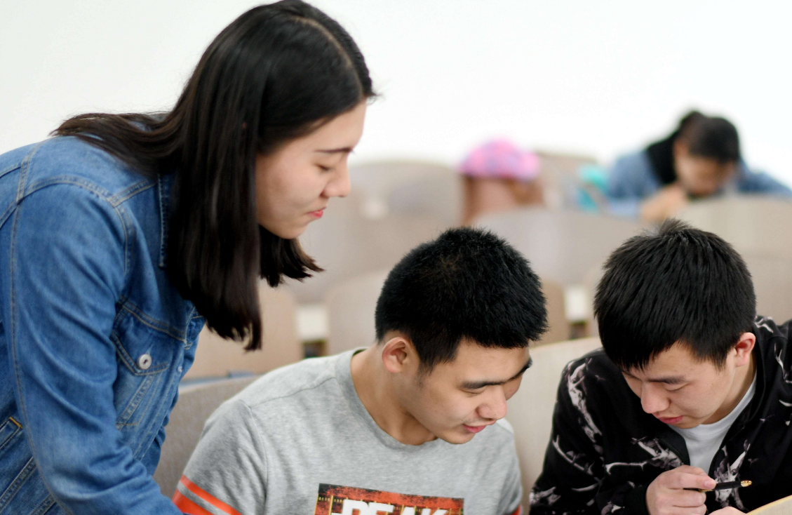 上知网、万方收录发表论文投稿要求指南：电子技术方向学术期刊杂志推荐 版面费多少？