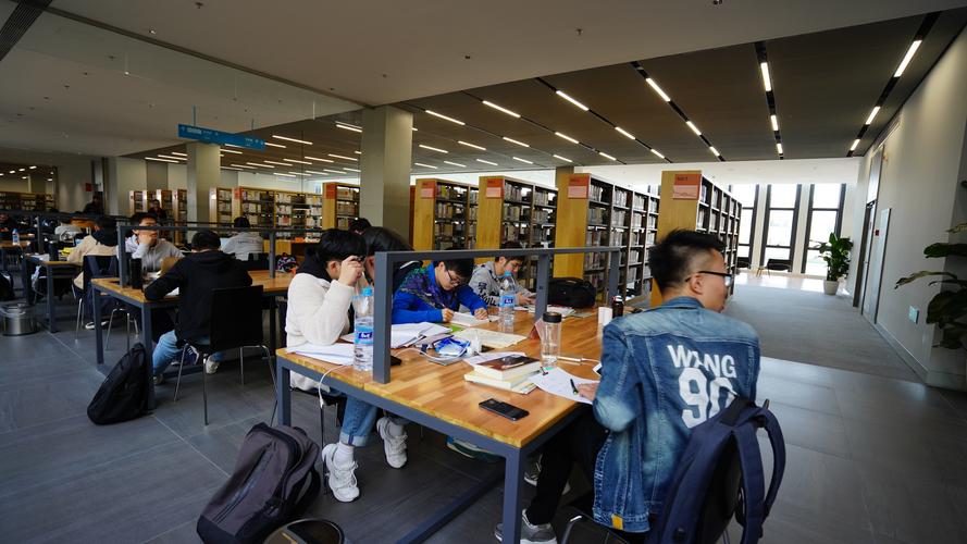 揭秘！评职称自费出书费用全解析：预算规划必看