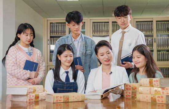 评职称晋升新趋势：为何越来越多人青睐学术著作出版而非核心论文？