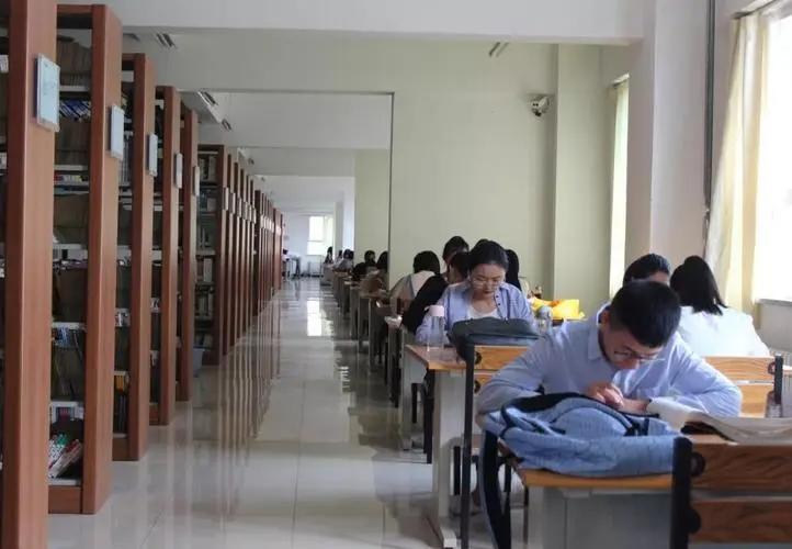 美术之路：绘画与油画技艺及理论学术著作专著出书出版中高级职称晋升指南