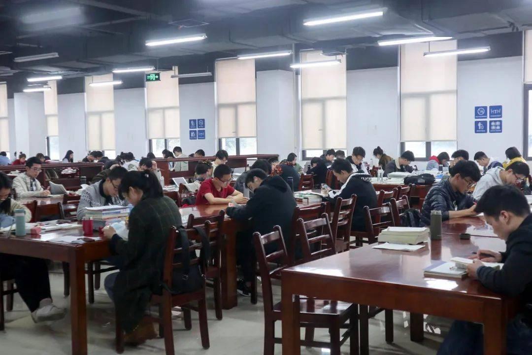 经济贸易管理教学研究学术著作出版，教师职称评定的坚实基石