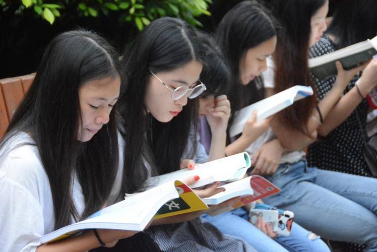 英语教师职称进阶：中高级图书著作专著教材挂名办理全解析