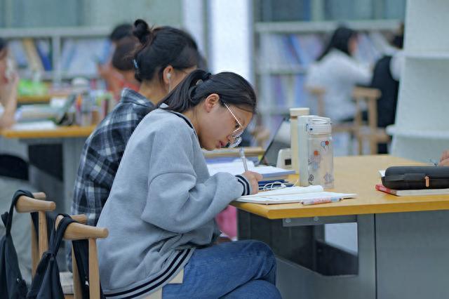 电视广播传媒类评职称投稿发表论文指南：电视广播编导专业期刊杂志征稿信息