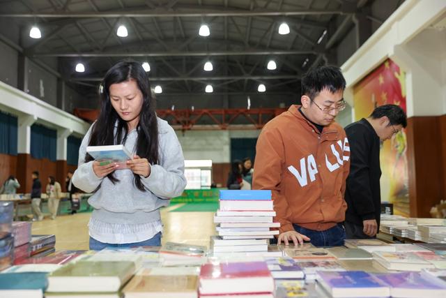 在校大学生论文写作与发表：查重技巧与投稿策略大揭秘