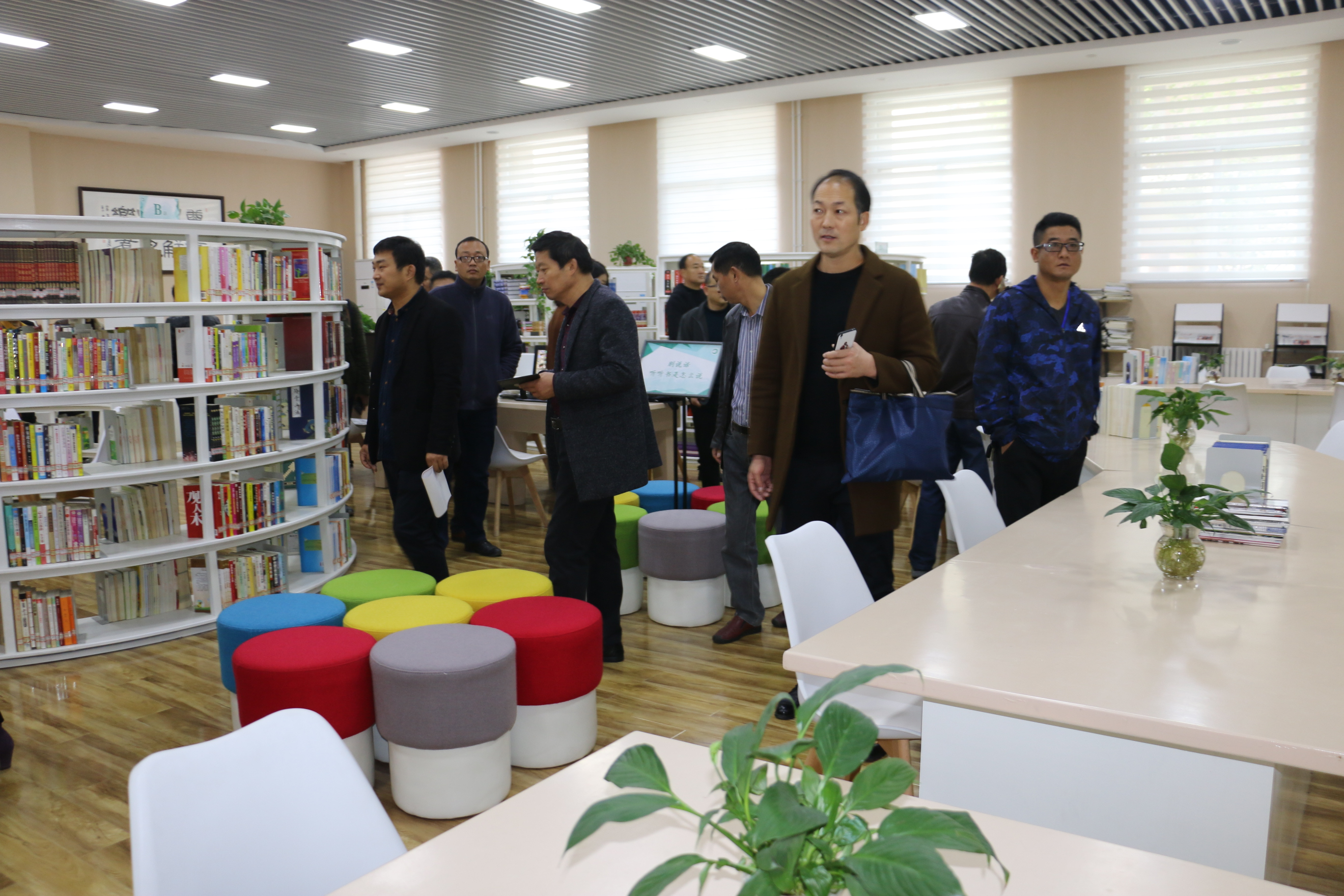 高中初中小学幼儿园学前教育《智慧少年》期刊：论文发表征投稿