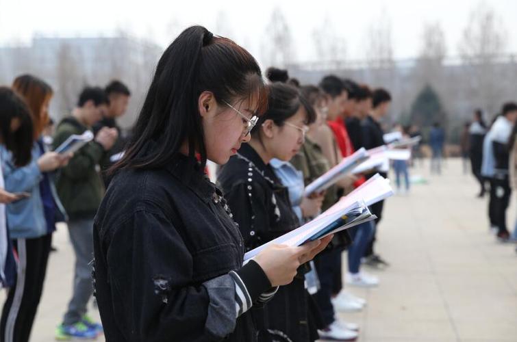 关于省级文艺评论文学作品诗歌散文小说演奏演唱歌曲舞蹈绘画雕塑工艺美术设计《艺术家》期刊杂志：论文发表征投稿